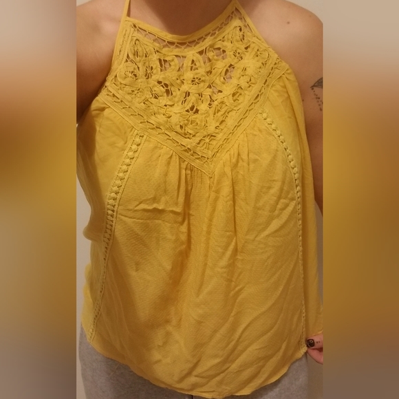 Golden yellow crochet halter top - Picture 7 of 9